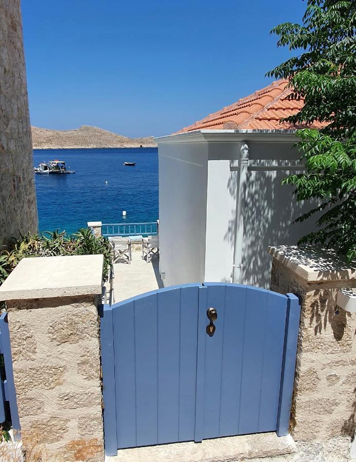 Halki Sea Breeze - A Waterfront Villa Exterior foto